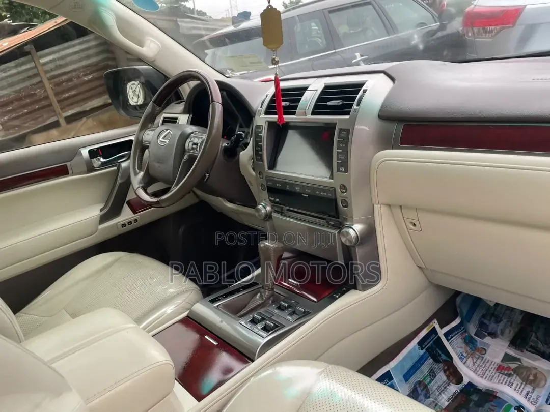 Lexus GX 2012 Silver