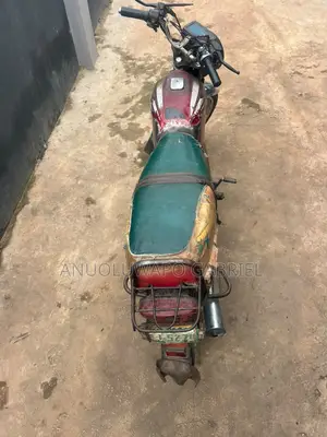 Bajaj Boxer 2018 Red