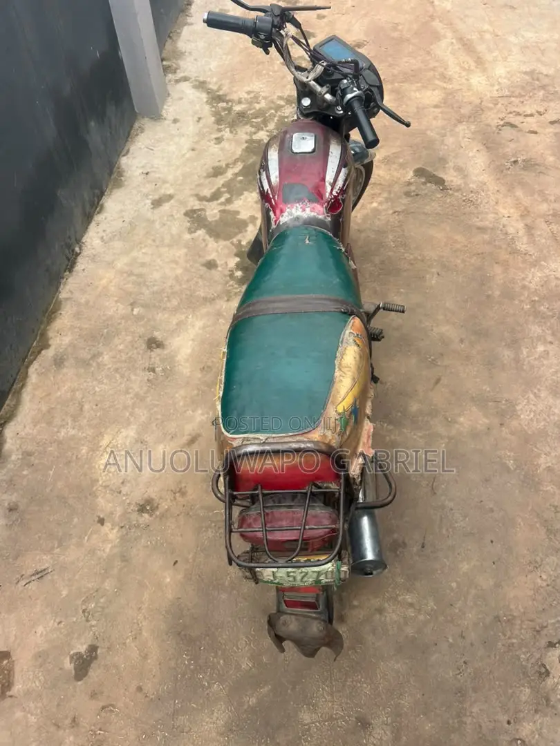 Bajaj Boxer 2018 Red