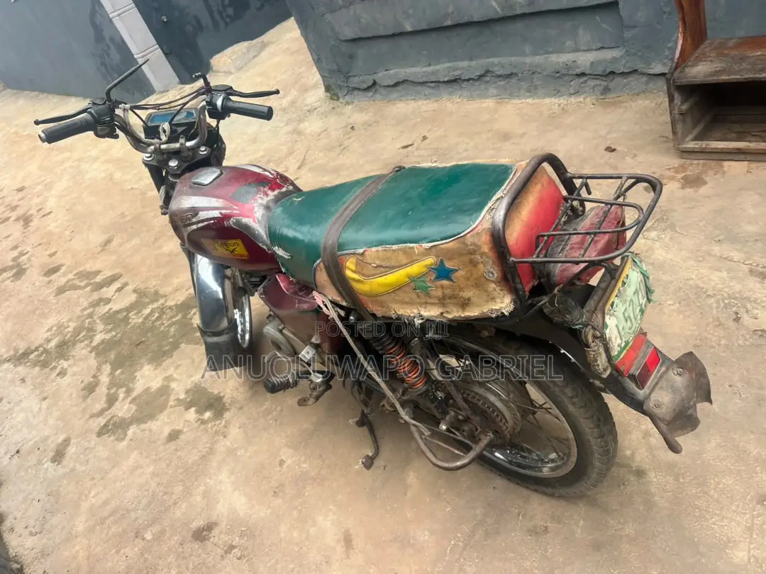 Bajaj Boxer 2018 Red