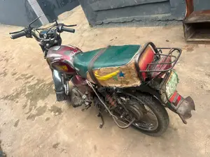 Bajaj Boxer 2018 Red