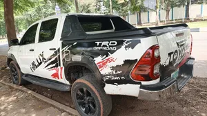 Toyota Hilux 2013 White