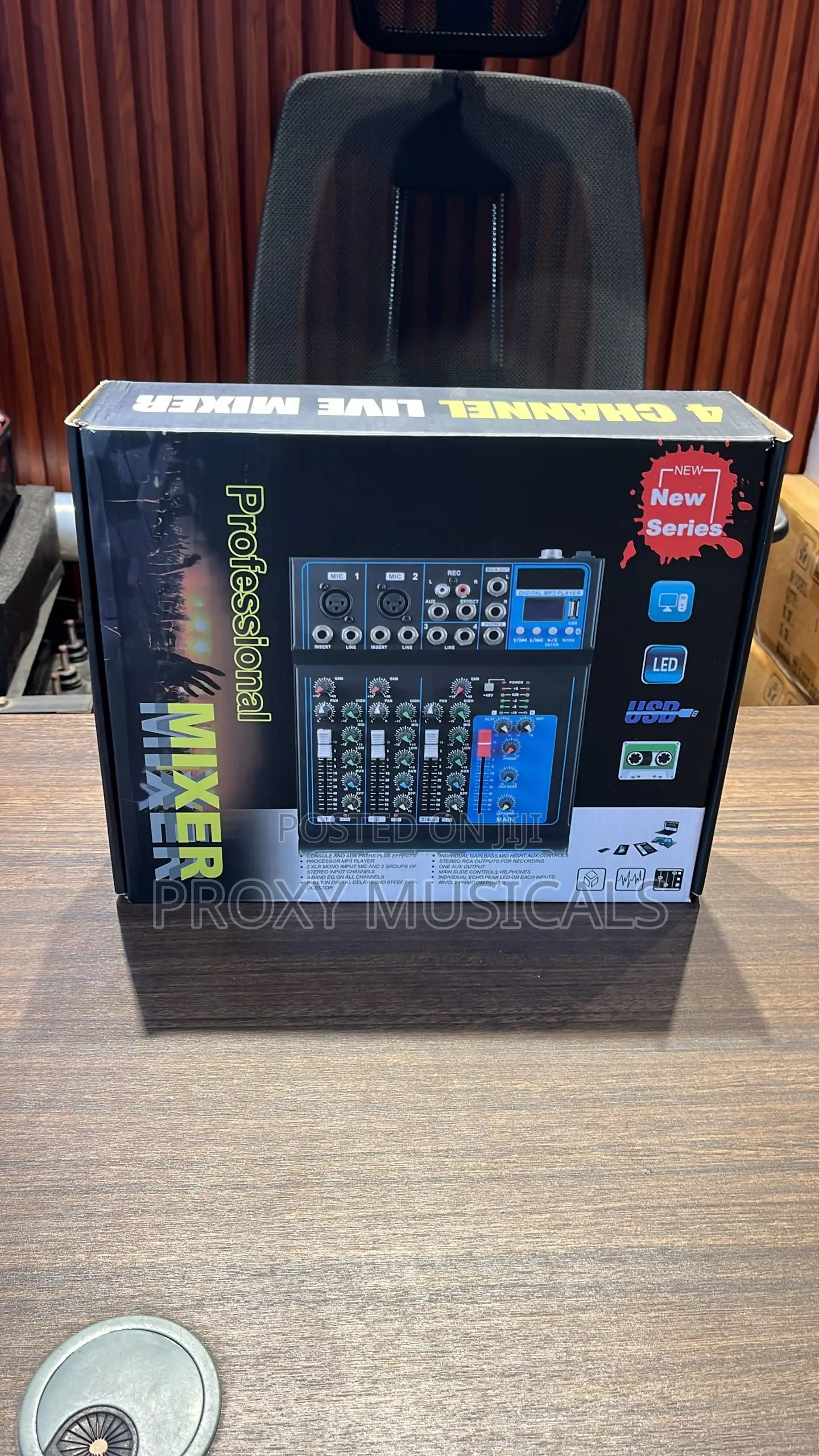 Yamaha 4 Channels Mixer