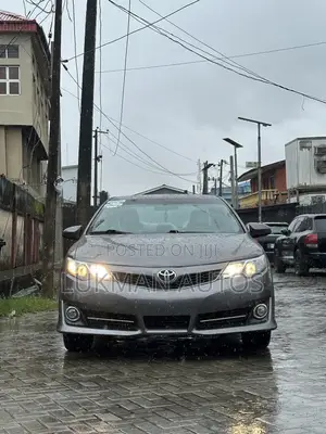 Toyota Camry SE 4dr Sedan (2.5L 4cyl 6A) 2014 Gray