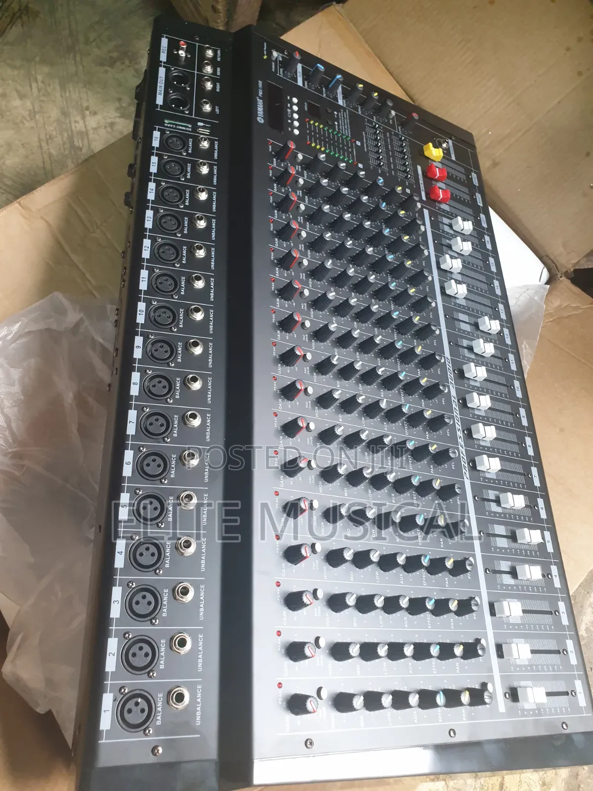 Professional PMX 1608 Mixer