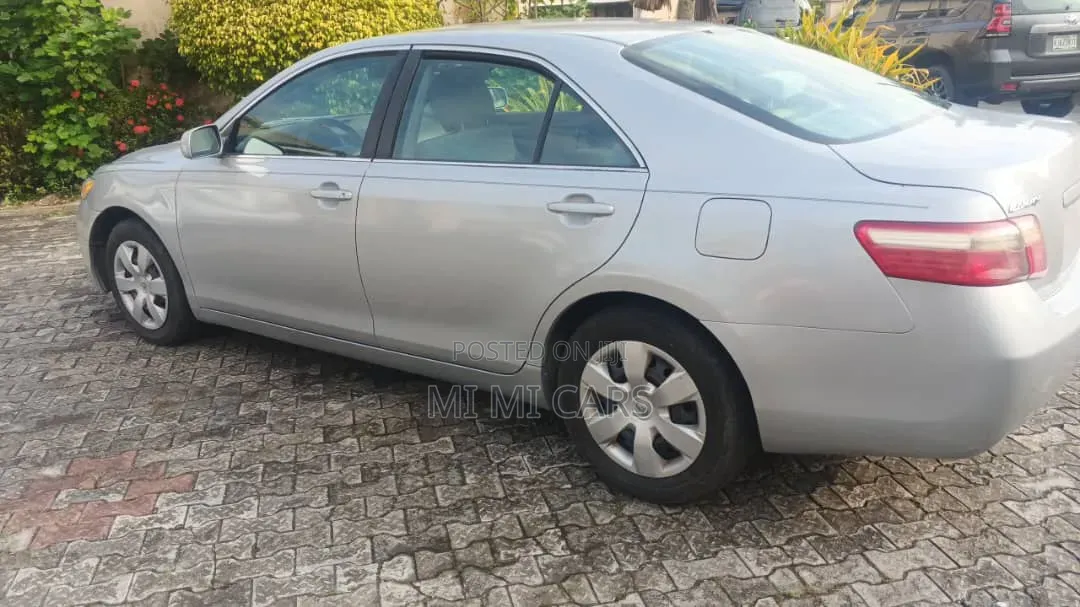 Toyota Camry 2009 Silver