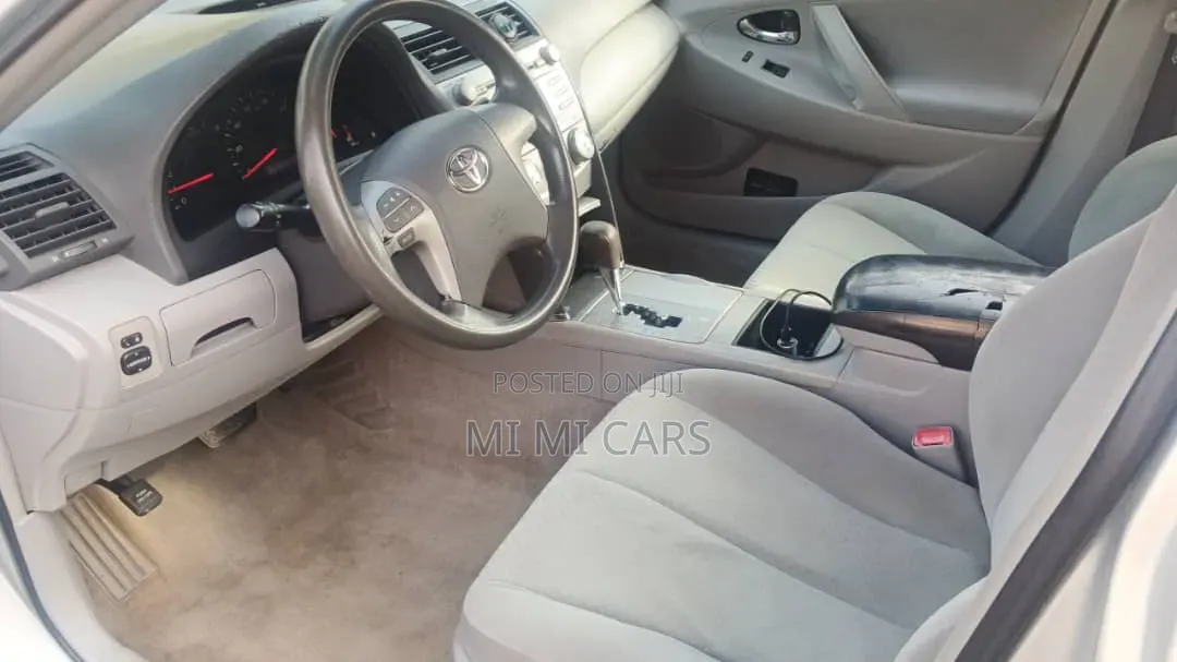 Toyota Camry 2009 Silver