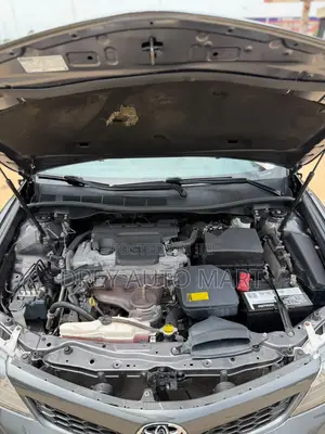 Toyota Camry SE 4dr Sedan (2.5L 4cyl 6A) 2013 Gray