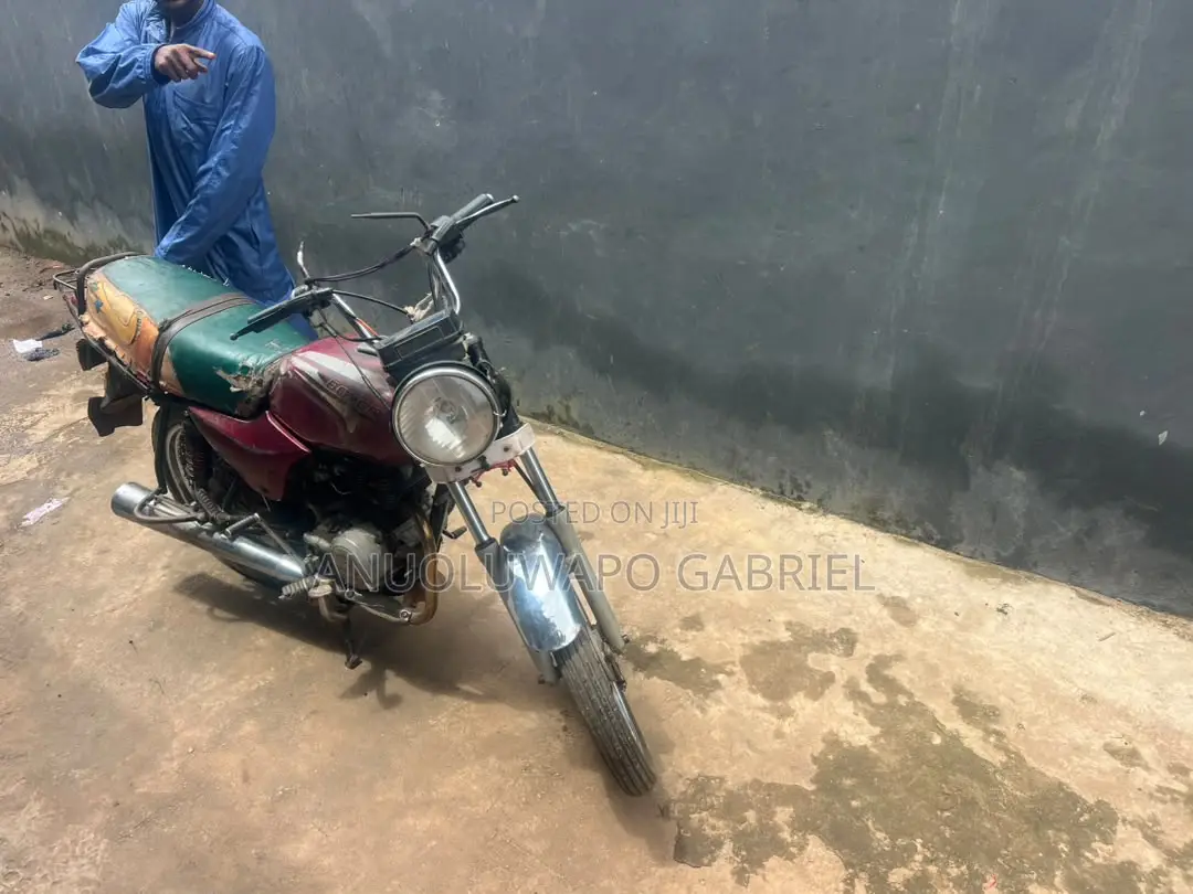 Bajaj Boxer 2018 Red