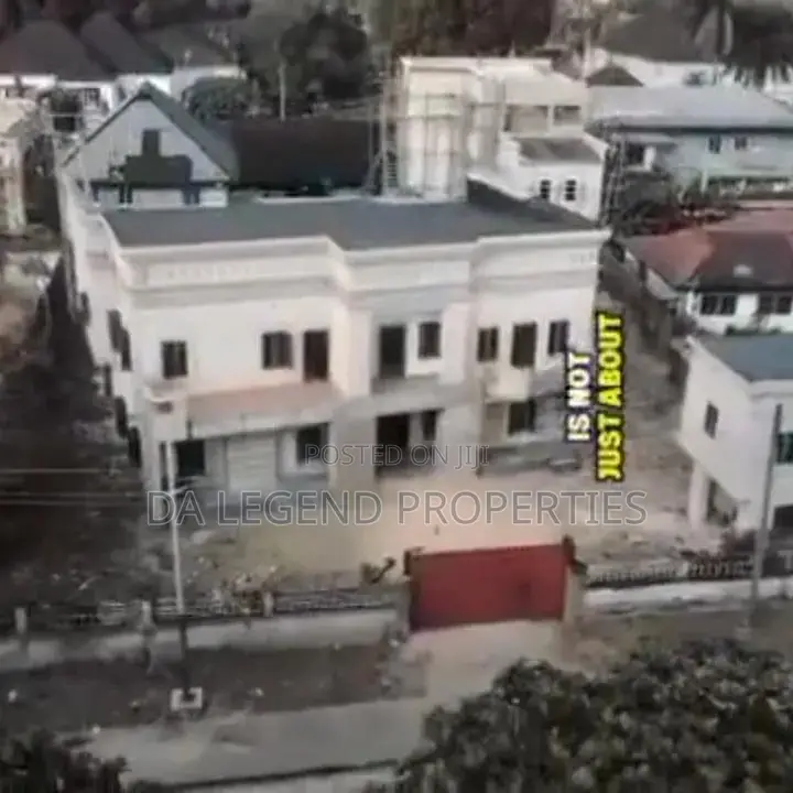 4 Bedroom Duplex With Servants Quarters