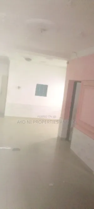 3bdrm Block of Flats in Ikosi Ketu Lagos for rent