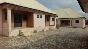 2bdrm Bungalow in Phase 1 / Jikwoyi for rent