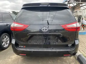 Toyota Sienna 2017 Black