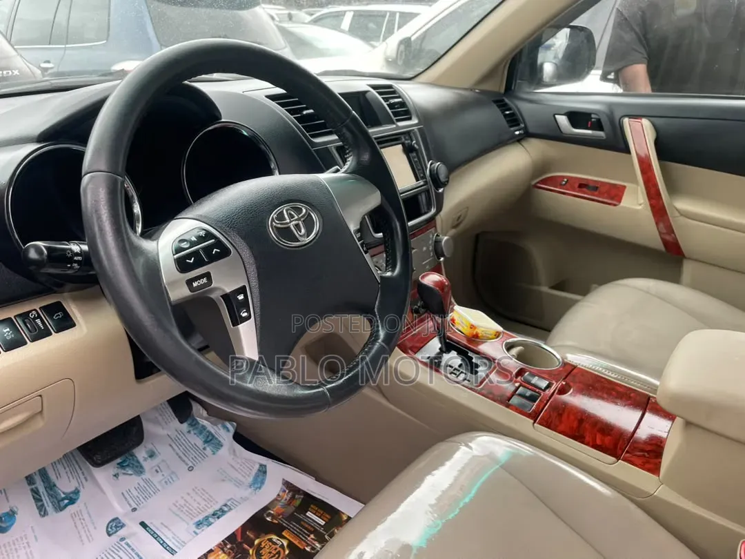 Toyota Highlander 2013 Black