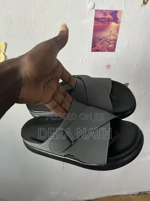 Men’s Premium Cross Strap Slide
