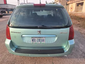Peugeot 307 2010 Green