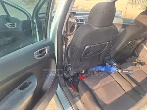 Peugeot 307 2010 Green
