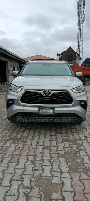Toyota Highlander 2022 Gray