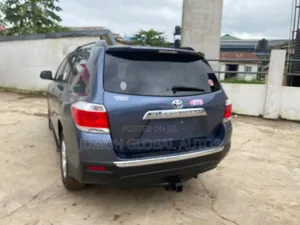 Toyota Highlander 2012 Blue