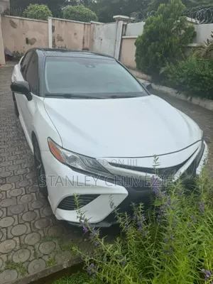 Toyota Camry XSE (2.5L 4cyl 8A) 2019 White