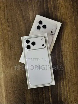 New Apple iPhone 17 Pro Max 256 GB White