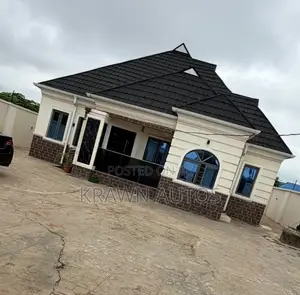 3bdrm Bungalow in Oloola Estate, Oluyole for sale