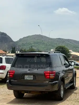 Toyota Sequoia Limited 4dr SUV (4.7L 8cyl 5A) 2005 Gray