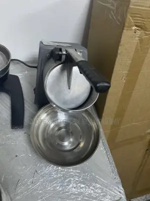 Ice Crushing Machine