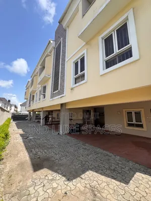 4bdrm Townhouse / Terrace in Osapa london for rent