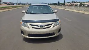 Toyota Corolla LE 4dr Sedan (1.8L 4cyl 4A) 2012 Gold