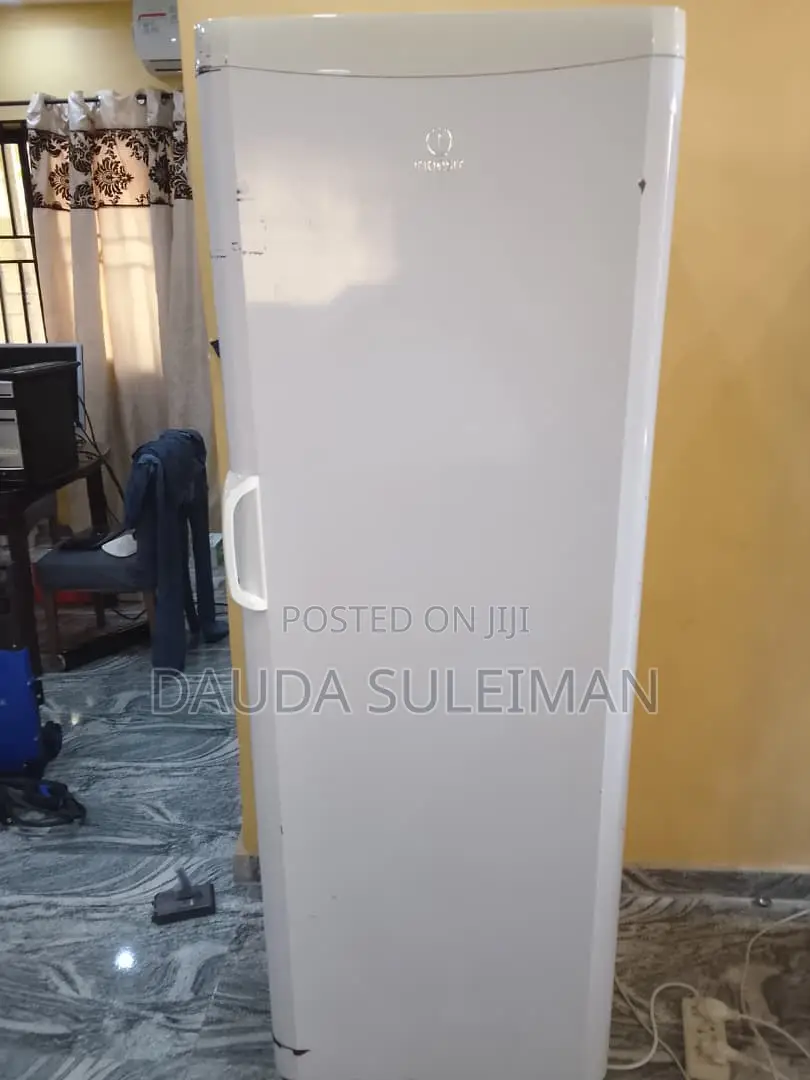 Foreign Used Clean Beko Fridge Freezer 280 Litres