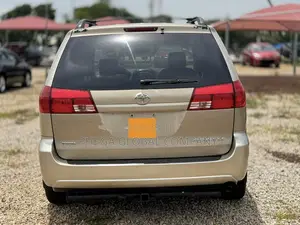 Toyota Sienna LE AWD 2005 Gold