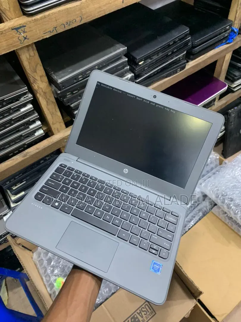 Laptop HP Stream Laptop 4GB Intel Pentium SSD 60GB