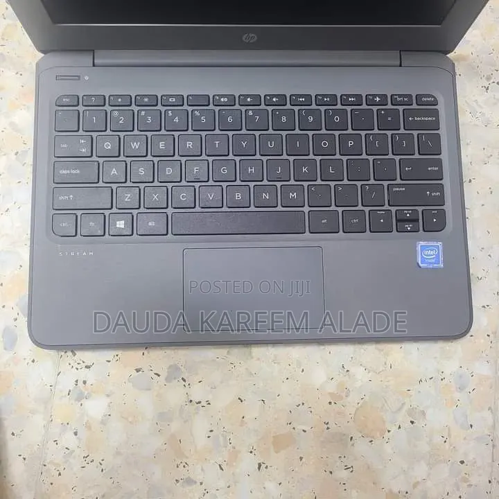 Laptop HP Stream Laptop 4GB Intel Pentium SSD 60GB