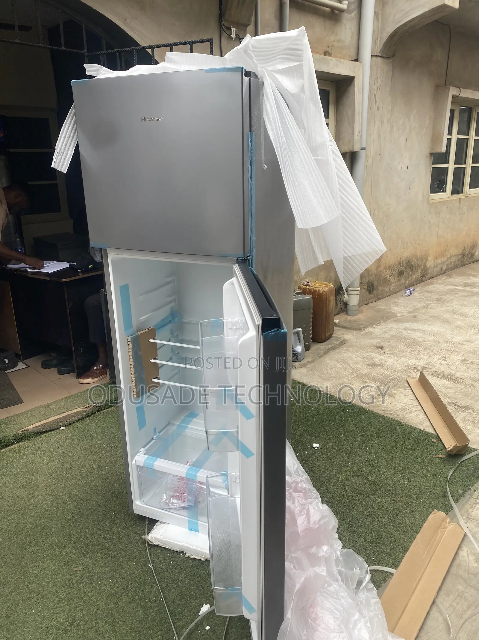 Cooling Power HISENSE Refrigerator 306L