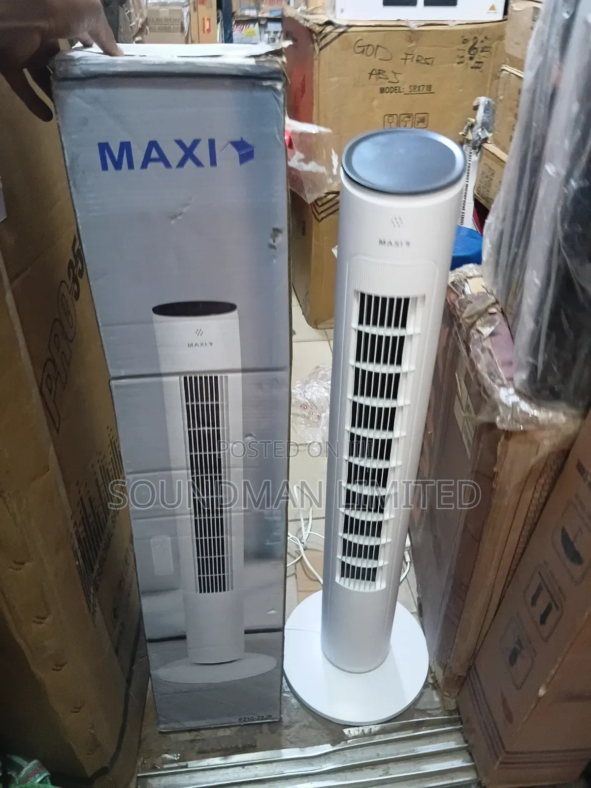 Maxi 40" Oscillating White Tower Fan With Remote Control
