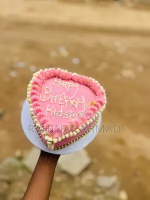 7inches Heart Vanilla Birthday Cake 1 Layer