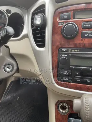 Toyota Highlander Limited V6 2005 Gold