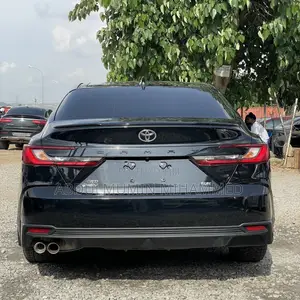 Toyota Camry SE 2025 Black