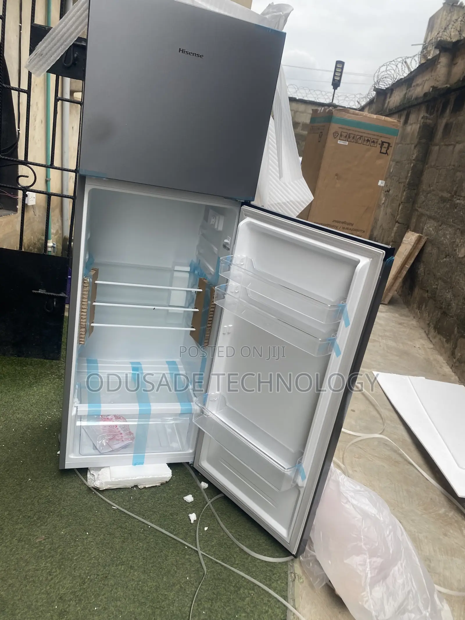 HISENSE REF306DR Refrigerator With Big Storage