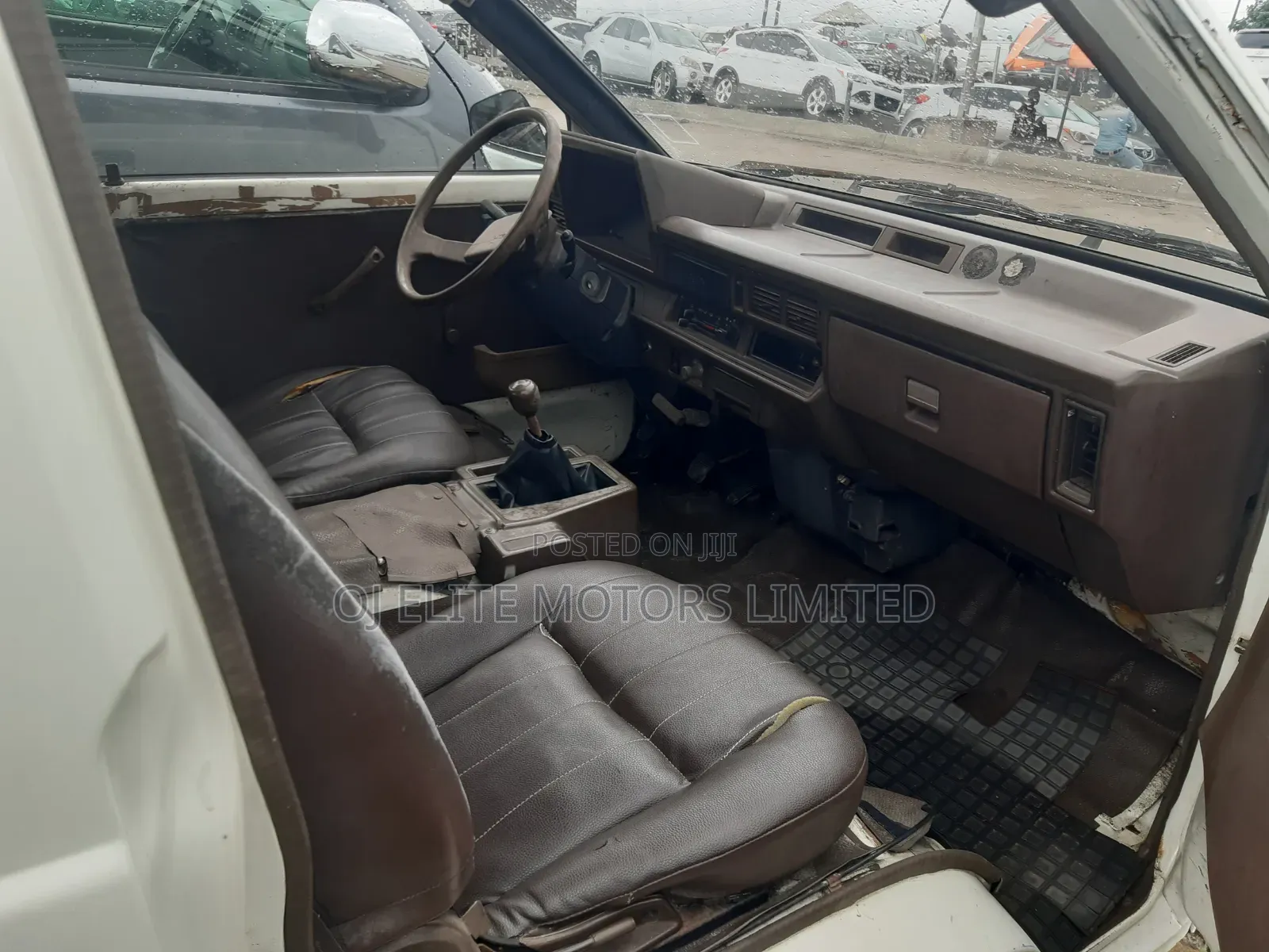 Toyota HiAce 2000 White