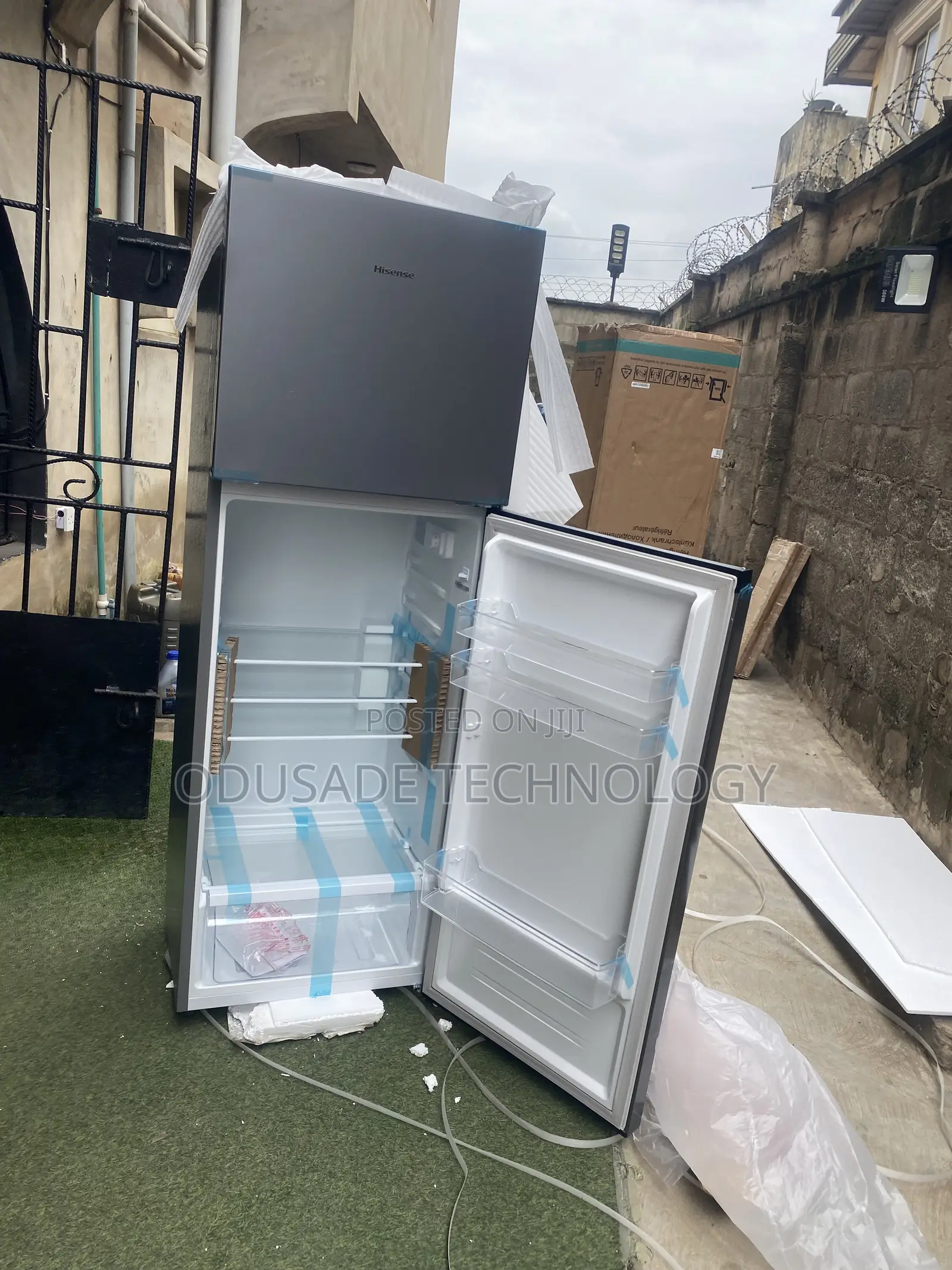 Home Use HISENSE Refrigerator 306L