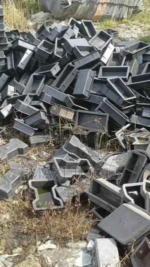 Interlocking Moulds