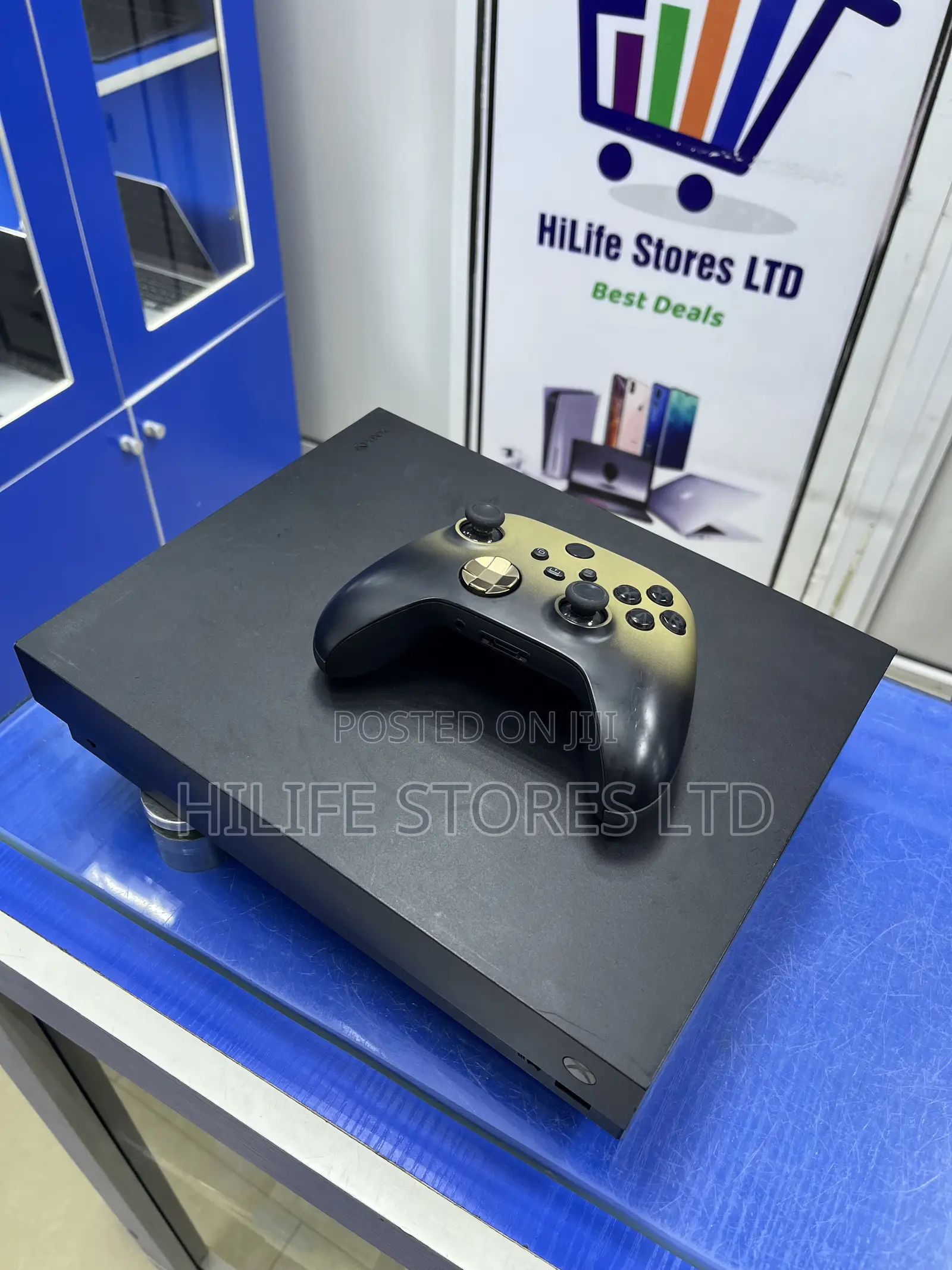 Xbox One X With 1 Pad