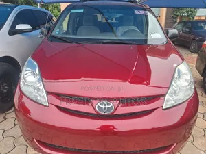 Toyota Sienna 2008 Red