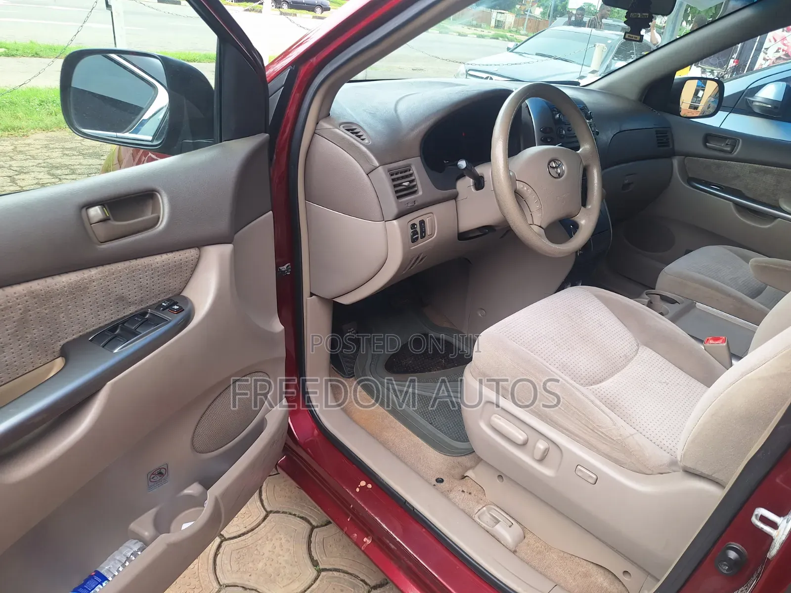 Toyota Sienna 2008 Red