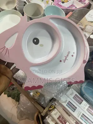 Elephant-Shaped Divided Plate