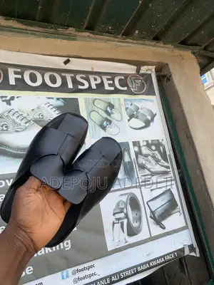 Slippers Available in All Color and Sizes