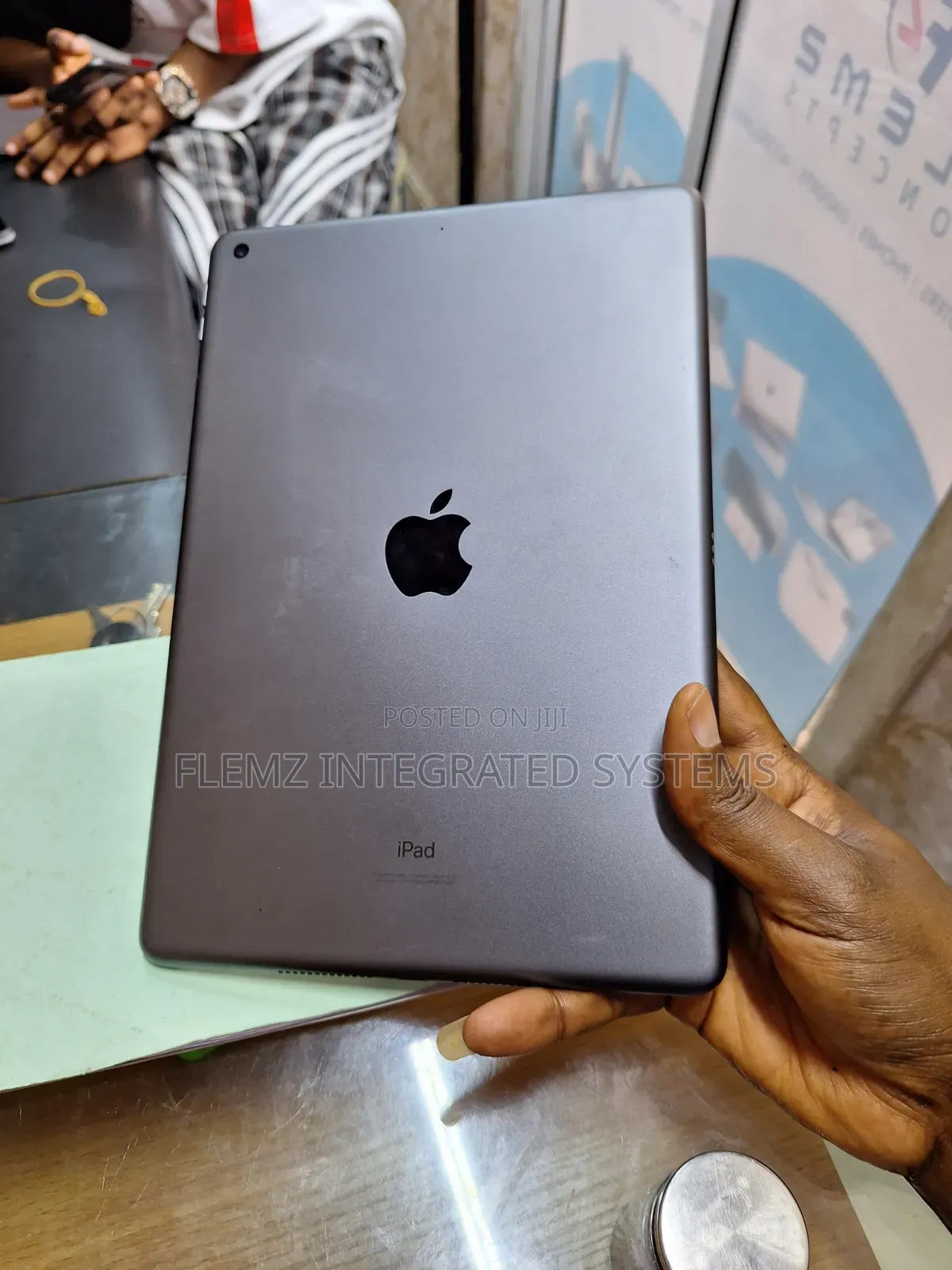 Apple iPad 10.2 (2021) 64 GB Gray