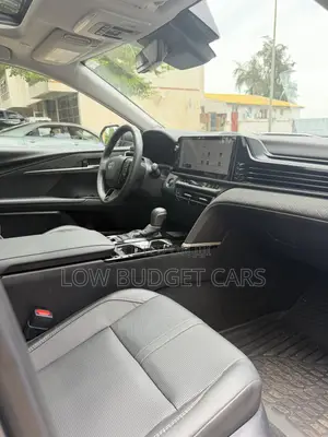 Toyota Camry XLE 2025 Gray